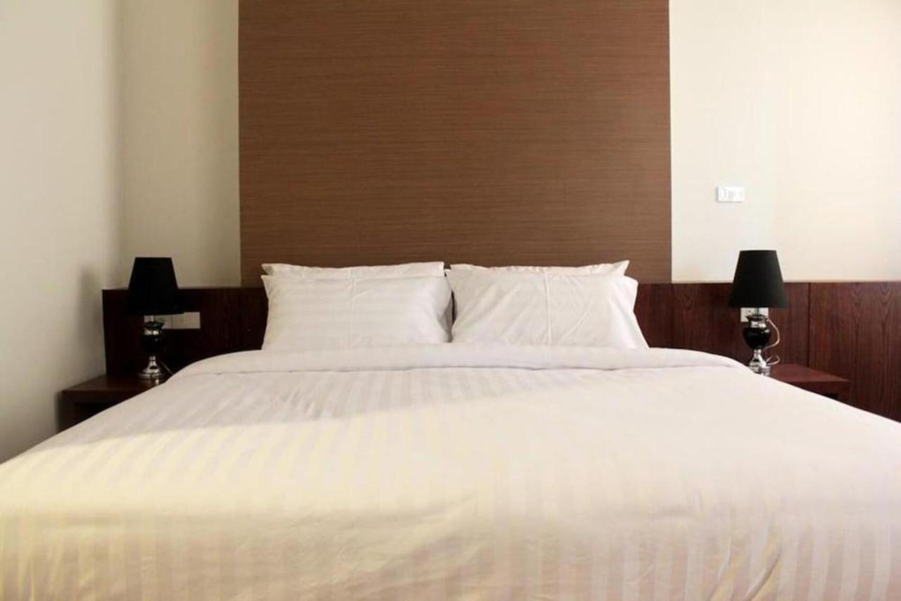 The Little Nest Phuket Hotel Buitenkant foto