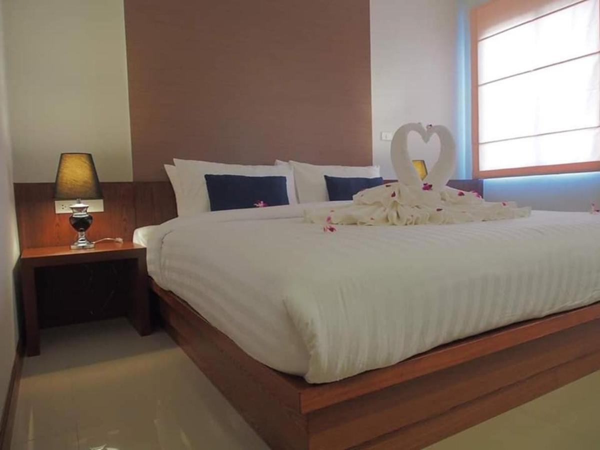 The Little Nest Phuket Hotel Buitenkant foto