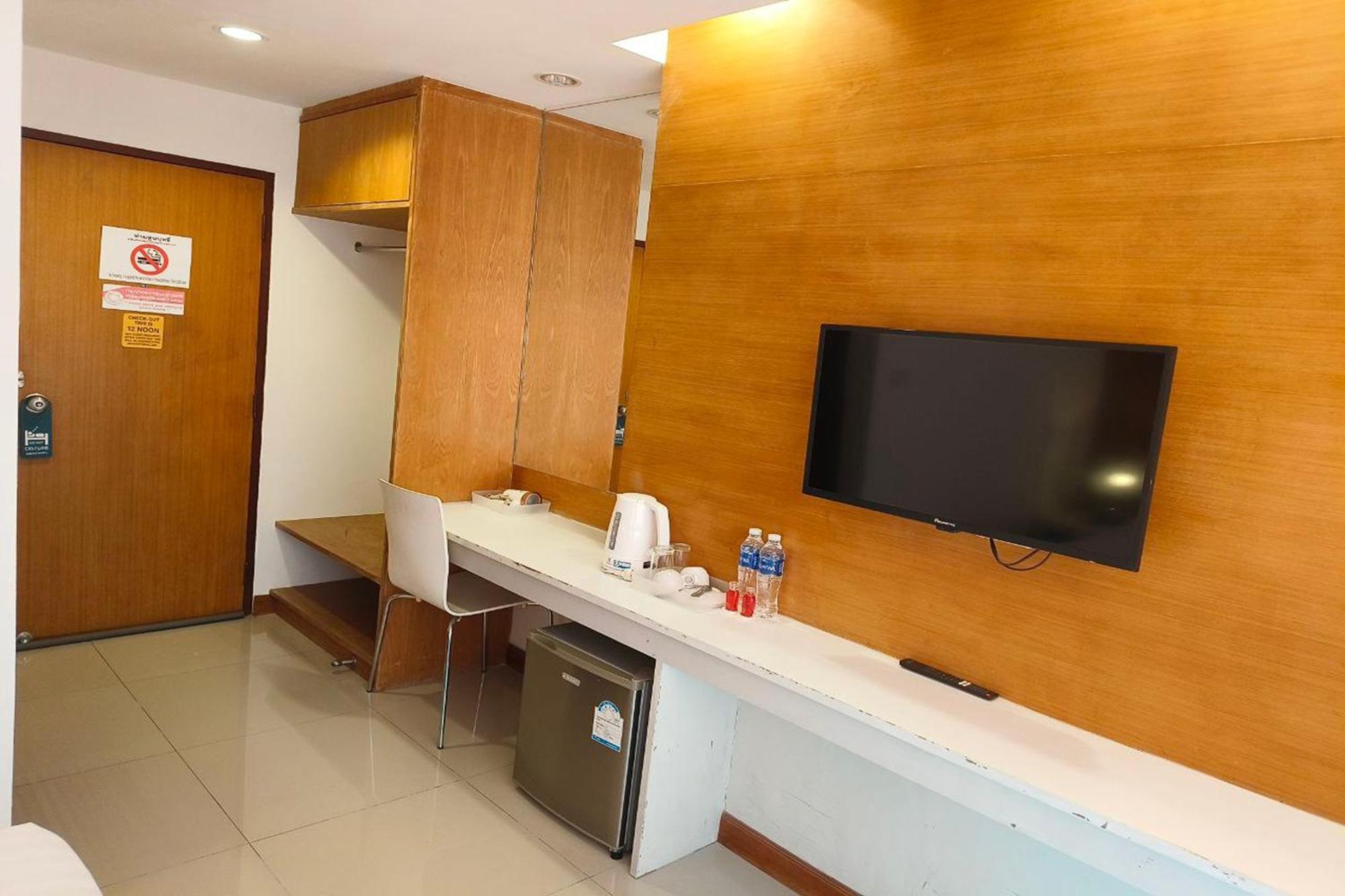 The Little Nest Phuket Hotel Buitenkant foto